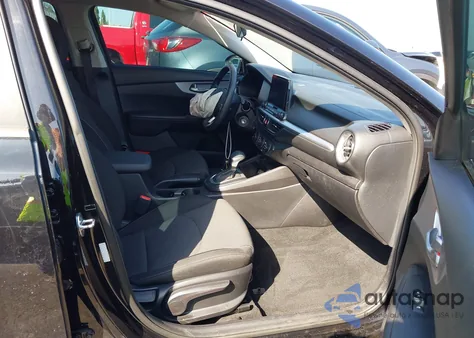 2022 Kia Forte Fe z USA, uszkodzony, nr VIN 3KPF24AD4NE429833